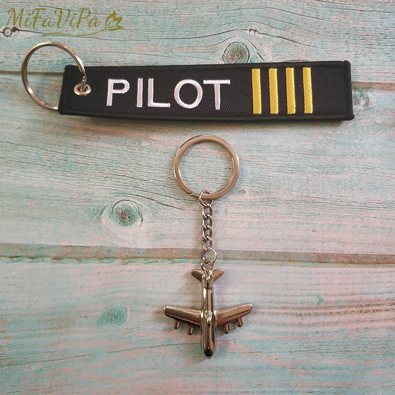 PILOT KEYCHAIN PLANE 3