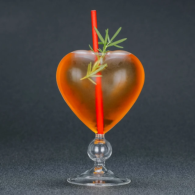 2 Pcs Cocktail Glasses Unique Wine Glasses Heart-shaped Romantic Juice  Glasses Glassware with Straws