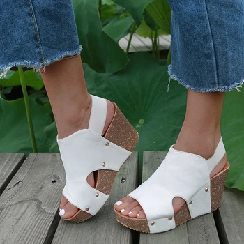 

2020 New Summer Women Sandals Ladies Open Toe Casual Shoes Platform Wedge Slides Beach Leather Wedge Heels Sandals Femmes Shoes