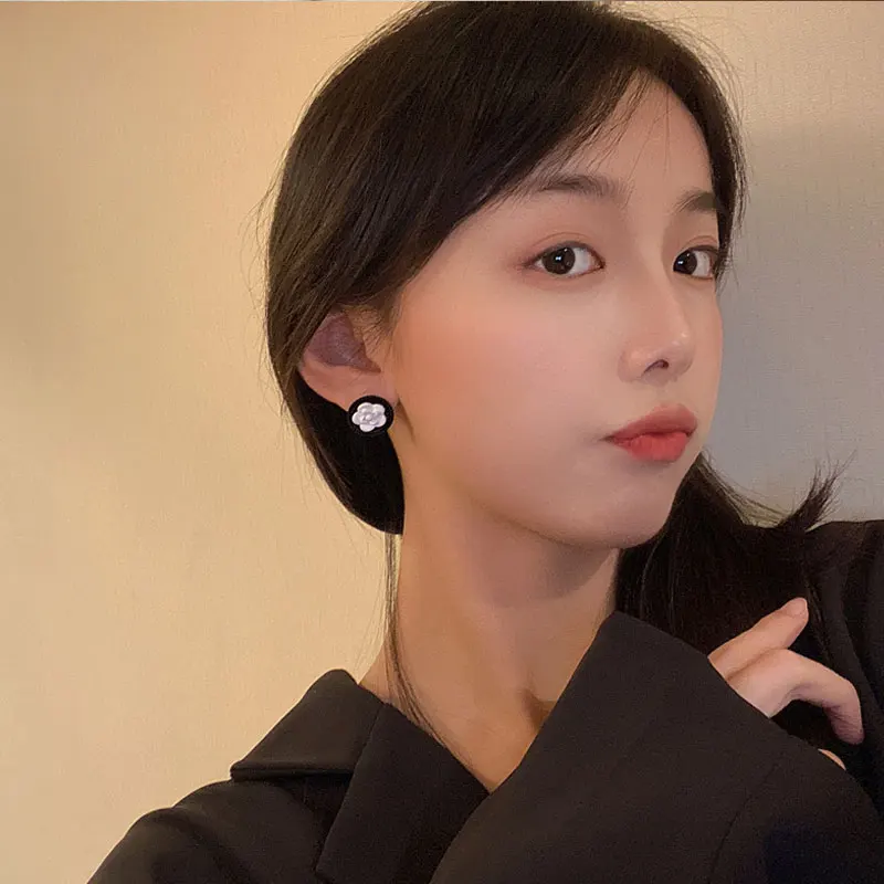 Cute small camellia earring small fragrance luxury rose flower earrings for women's party