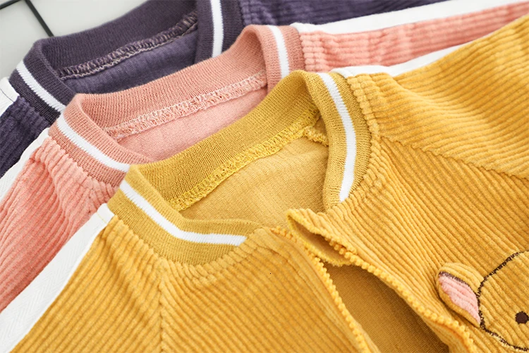 Комплект одежды для мальчиков г. Новая Осенняя детская одежда вельветовый комплект из 3 предметов с рисунком медведя, Детская куртка+ футболка+ штаны, одежда