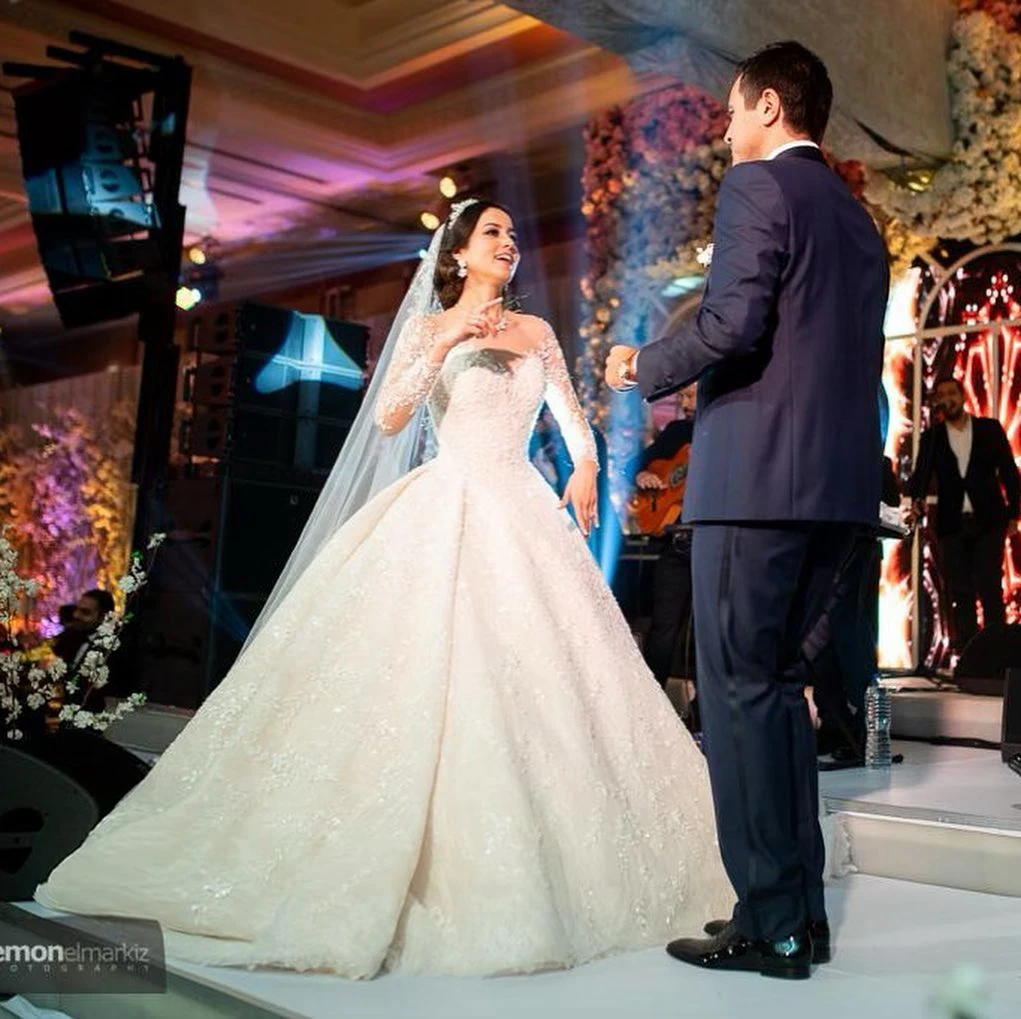 

Elegant Lace Ball Gown Wedding Dresses Long Sleeves Arabic Style Appliques Plus Size Ruffles Long Train Bridal Wedding Gown In D