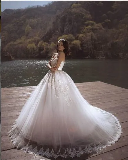

White Tulle Sweetheart Ball Gown Plus Size Wedding Dresses Bridal Gowns Vestidos De Novia Vintage Wedding Dress Beaded Bling