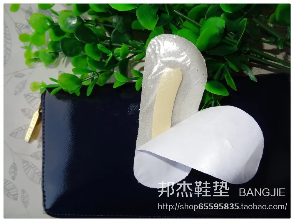 1331355817_2023877683