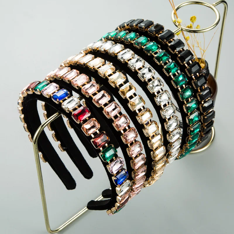 

Gorgeous Full Crystal Baroque Rhinestone Headband for Women Colorful Bejeweled Winter Velvet Hairband Hair Hoop Hair Accessories
