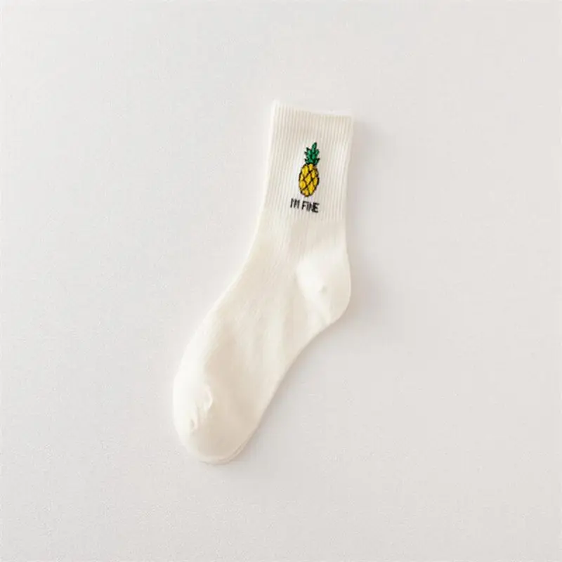 beige socks 1 предмет, новинка, милые женские носки с рисунками героев мультфильмов, фрукты, вышивка, персик, клубника, банан, узор в Корейском стиле, Harajuku, забавные высокие длинные хлопковые носки - Цвет: beige socks
