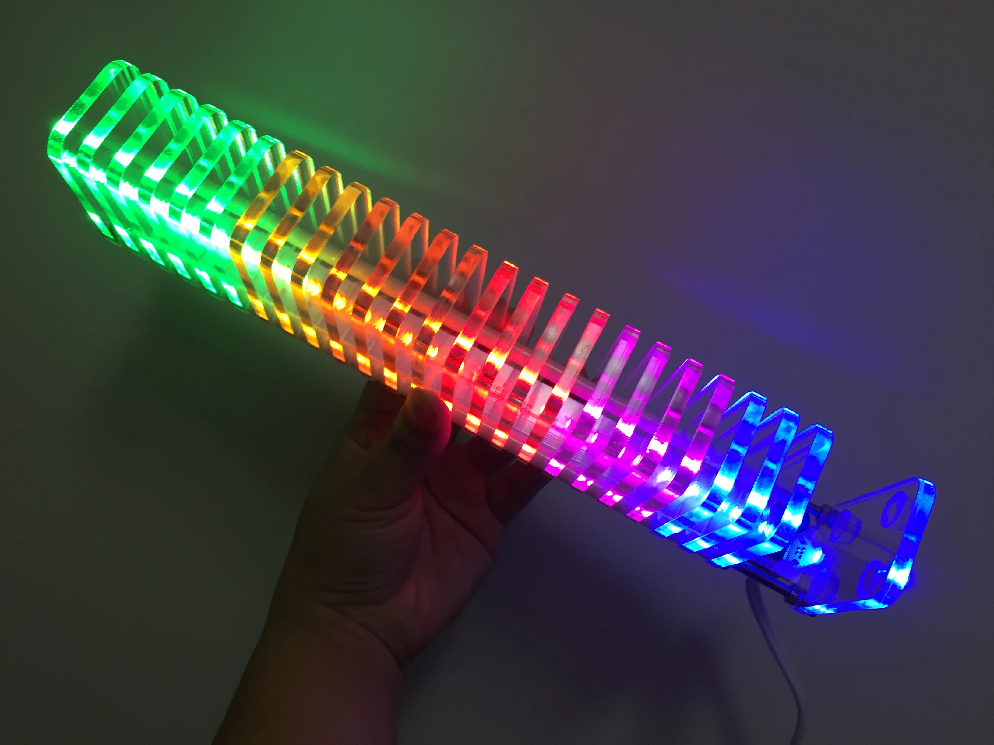 

Music Audio Spectrum Analyzer Kit, USB 5V LED Fantasy Crystal Cube Level Display