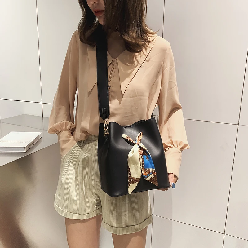 

2019 new designer ladies shoulder bag PU leather female fashion sweet Messenger bag girls casual shoulder Messenger bag