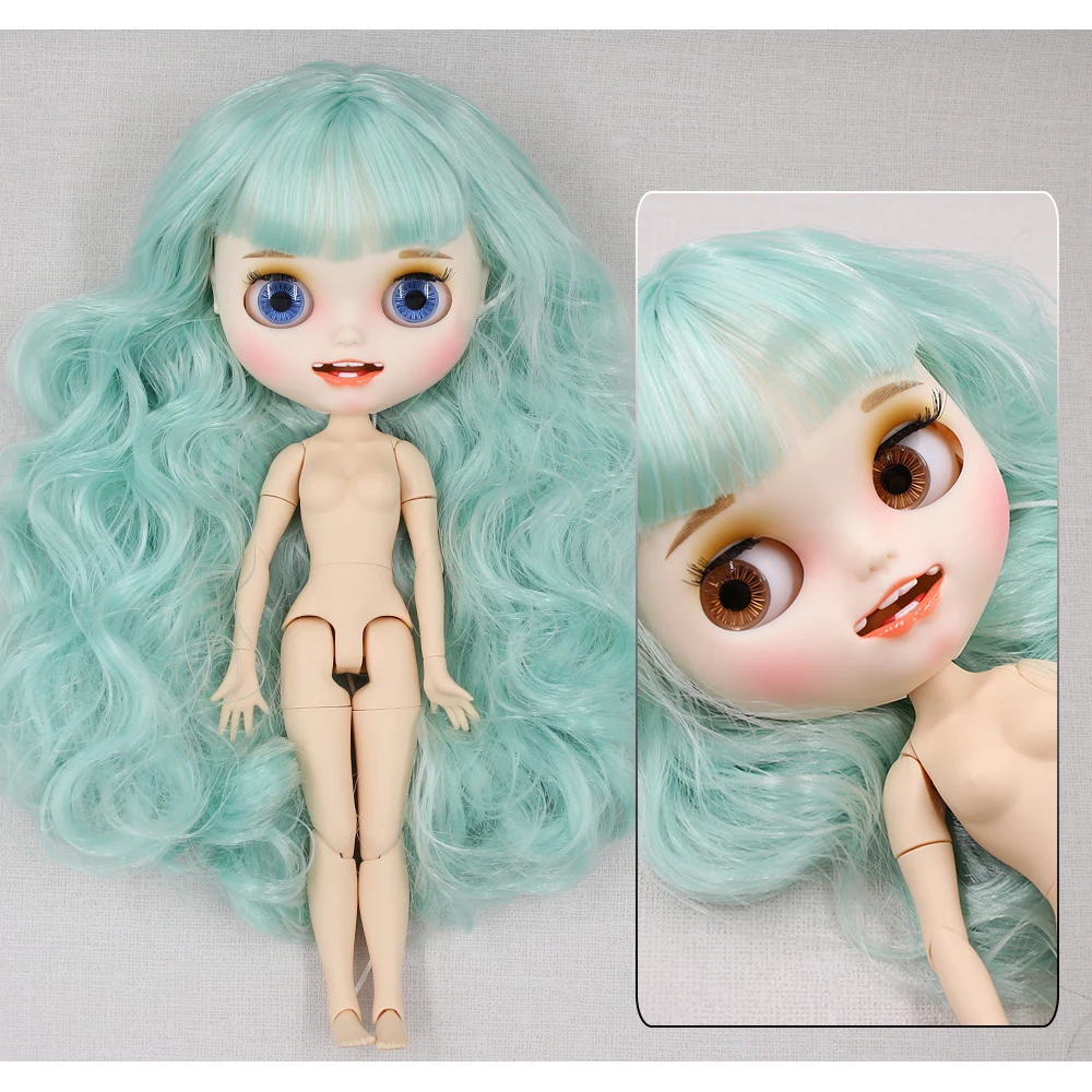 Neo Blythe Doll with Green Hair, White Skin, Matte Smiling Face & Custom Jointed Body 1