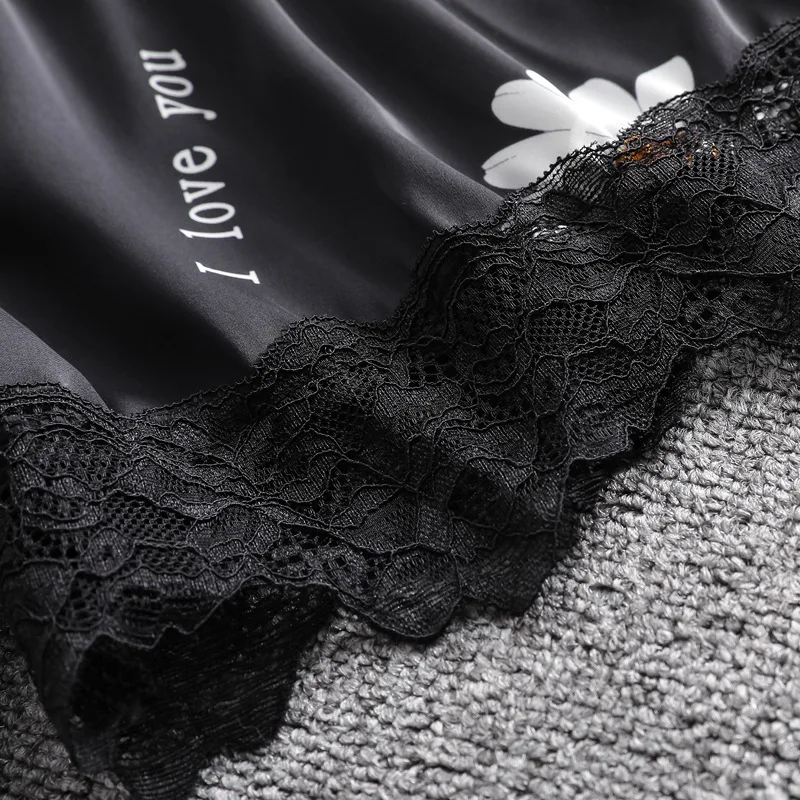 Рисунок 4 - Модный женский пижамный комплект