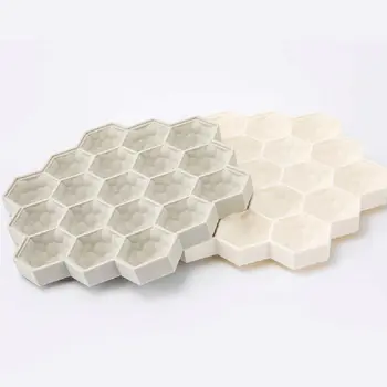 

Ice Cube Trays Honeycomb Ice Tray Mold 19 Grid BPA Free, For Whiskey, Cocktail, Stackable Flexible Safe Ice Cube Molds