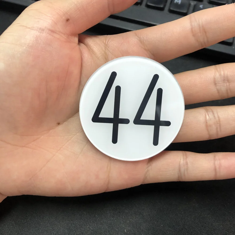 Anime Hunter x Hunter Hisoka Testing Pin Badge Cosplay Kurapika Killua Zoldyck GON·FREECSS Number Brooch Pins Accessories Props