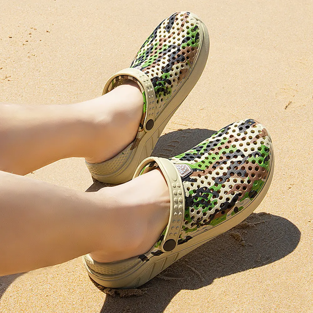 Newbeads-calzado para jardín para hombre, sandalias de Crocs planas de camuflaje para playa, zapatos informales ligeros sin cordones para verano
