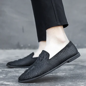 

Fashion Men Casual Shoes slip on Walking Lightweight Loafers outdoor Genuine Leather Flats Comfortable Moccasins