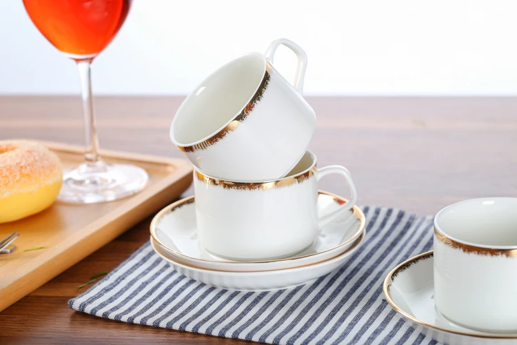 Изысканная креативная керамическая кофейная чашка с блюдцем, европейская простая кофейная Кофейня Пномпень, бытовая чайная чашка, чашка небольшой емкости