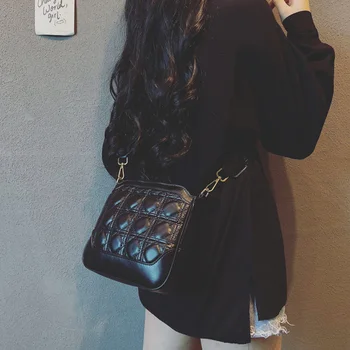 

2020 New Western-style Wild Rhombus One Shoulder Messenger Bag