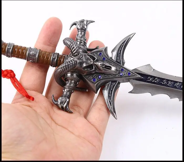 World of Warcraft нож COS крем грустно Lich King маска головы барана меч, ювелирное изделие, металлическое украшения 22/30 см
