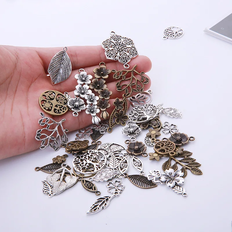 

20pcs Random Retro Leaf Tree Charms Pendants Lot Necklace Findings Antique Bronze Silver Metal Charms for DIY Jewelry Making