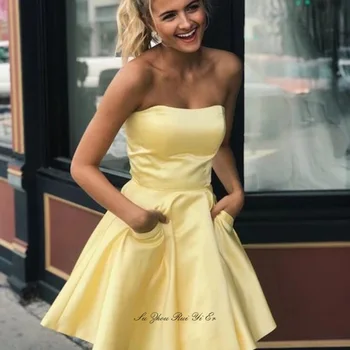 

Sexy Strapless Short Prom Dresses 2019 With Pockets Lace Up Back Mini A-line Satin Short Gown For Party Vestidos De Fiesta