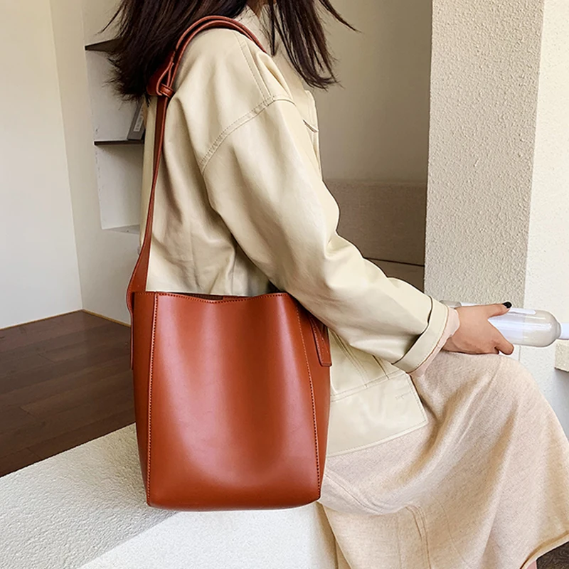 

Solid Color Bucket Crossbody Bags For Women 2020 High Capacity Pu Leather Women Shoulder Bag Large Women's Bag Wide Stap Shopper