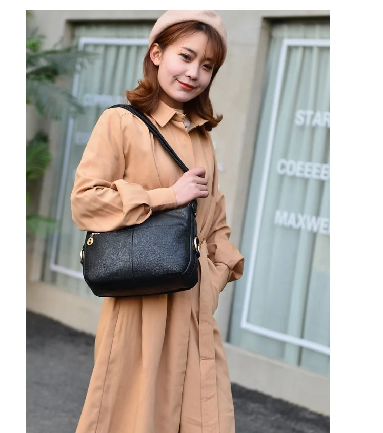 3825406826_1960693055