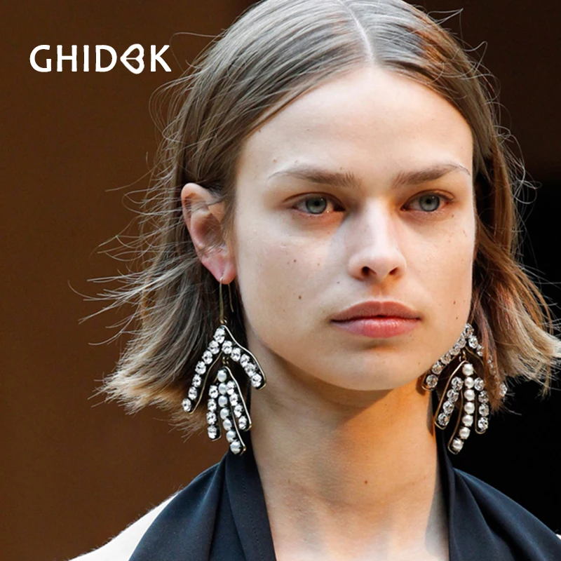 

GHIDBK Baroque Clear Crystal Pearl Twig Drop Earrings for Women Vintage Large Earrings Statement Chandelier Earrings Wholesale