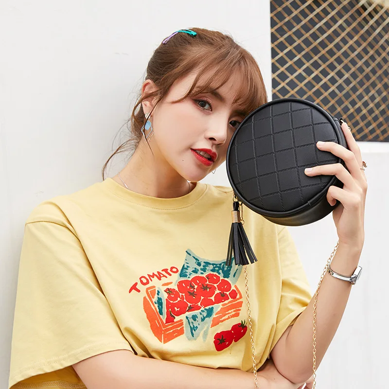 

Fashion Rhombus Embossing Small round Bag 2019 Japanese And South Korean Style Chain Tassels Shoulder Bag WOMEN'S Bag Shoulder M