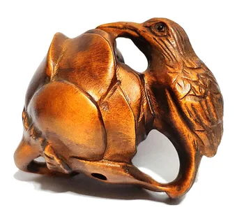 

Y6194 - 2 " Hand Carved Boxwood Netsuke : Pretty Bird
