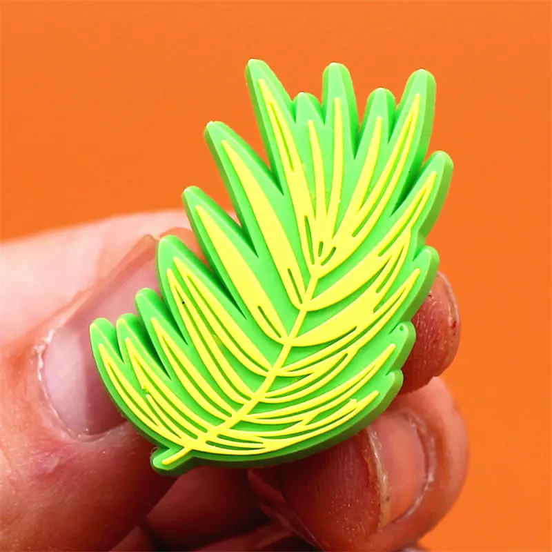 1pcs Cute Gecko PVC Shoe Charms Bamboo Unicorn Leaves Accessories Lost General Decorations fit Bracelet Friends Gifts