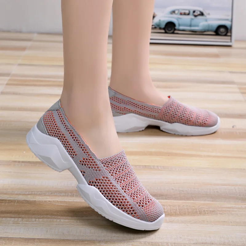 

2019 COUPLE'S Mesh Breathable Summer Sports Casual Fly Netting Shoes Large Size Shoes
