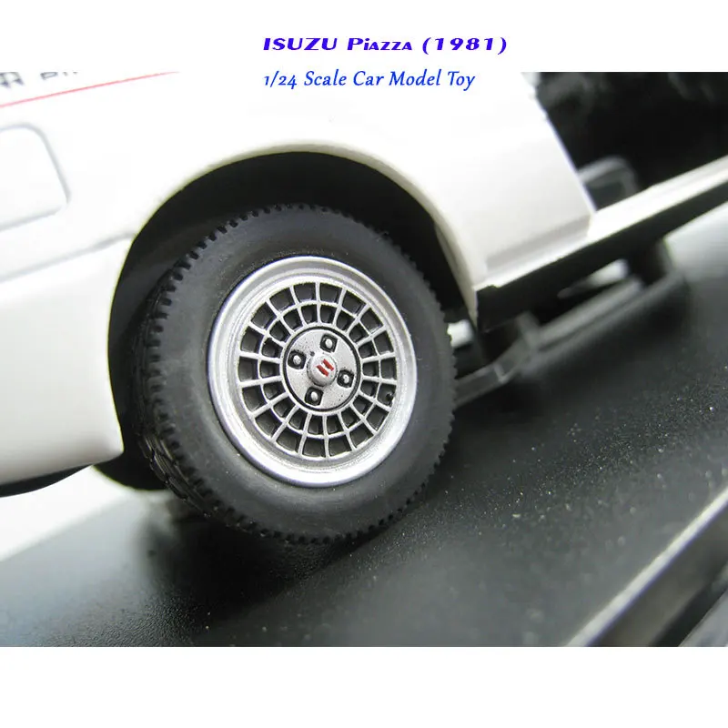 IXO 1/24 масштабная модель автомобиля игрушки ISUZU Piazza(1981) автомобиль из литого металла модель игрушка для коллекции, подарок, украшение