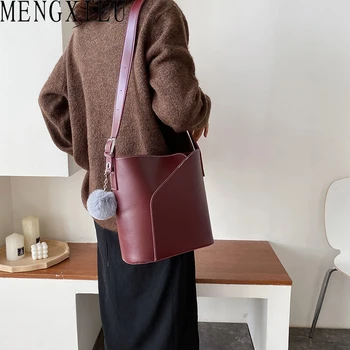

MENGXILU Large Capacity Leather Crossbody Bags For Women Solid PU Composite Bag Female Bucket Shoulder Bag With Fur Ball Pendant