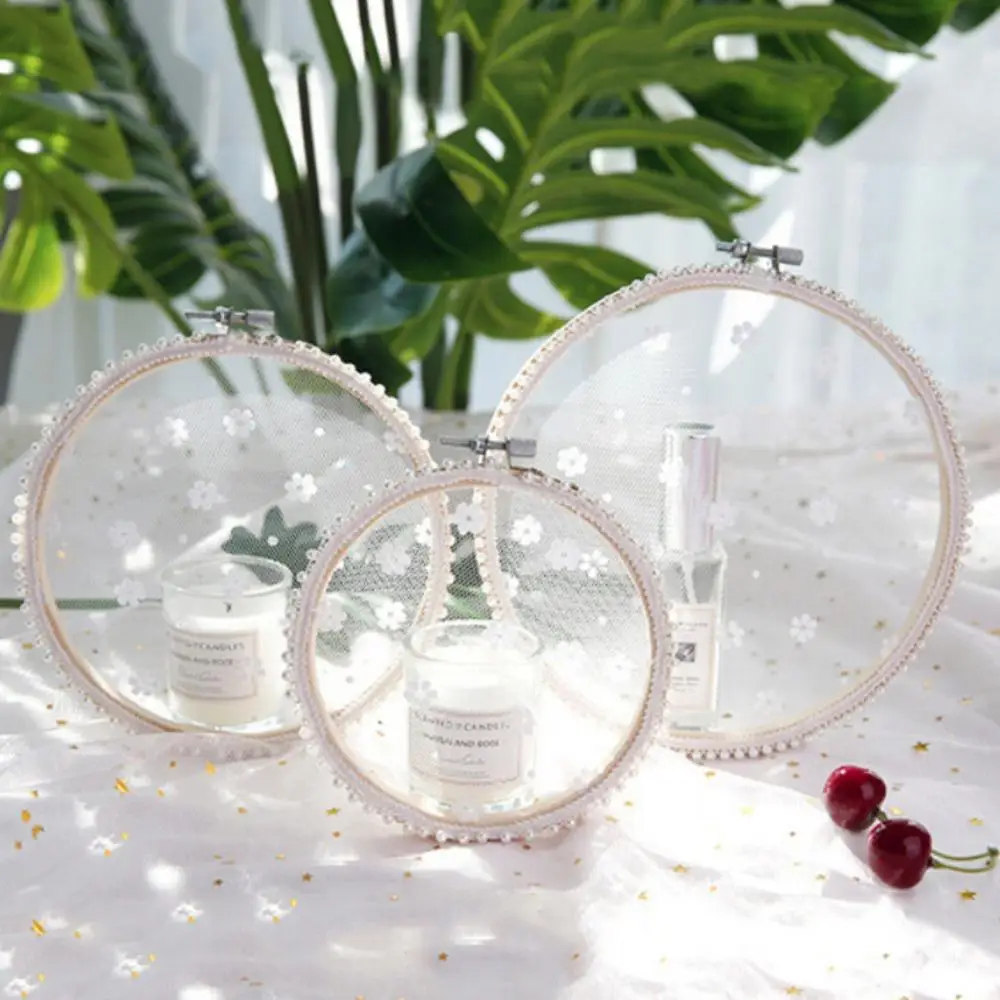 

Simple White Photographing Ornament Accessories, Round Lace Embroidery Frame for Photography Backdrop Photo Prop