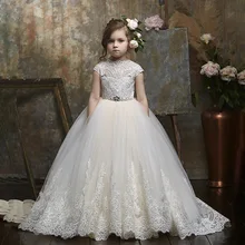 Princess Lace Flower Girls Dresses with Short Cap Sleeve Cut-out Back Ball Gown 2021 O Neck Holy First Communion Dress Wear