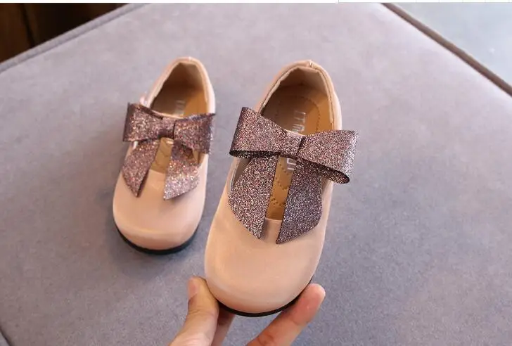Весенне-Осенняя детская обувь для девочек; повседневная кожаная детская обувь принцессы с бабочками и цветами из искусственной кожи