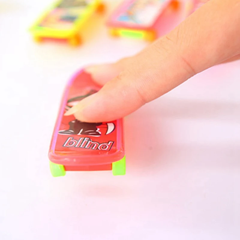 Высокое качество 1 шт. светодиодный мини Скейтборд Доска для пальцев колода детские игрушки подарки Детские игрушки цвет случайный