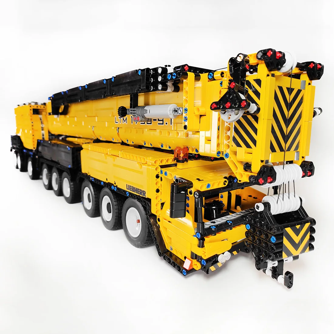 

7668Pcs DIY Moc Small Particles 1:20 2.4G RC Mobile All-terrain Crane LTM1750-9.1 Building Blocks Construction Vehicle Kit