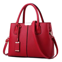 Luxurious Women's Leather Handbags - Elegant Designer Shoulder Bags & Purses - 30x13x22cm (Winered)