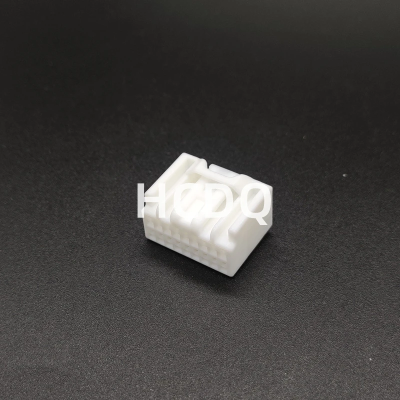 The original 90980-11913 18PIN Female automobile connector plug shell and connector are supplied from stock