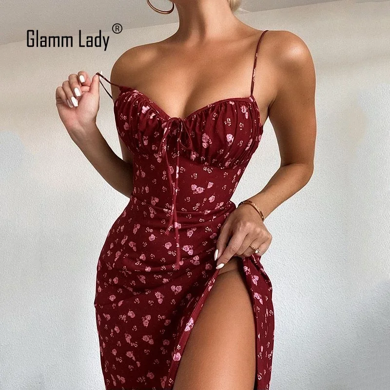 Женское платье на тонких бретелях Glamm с принтом повседневное облегающее для