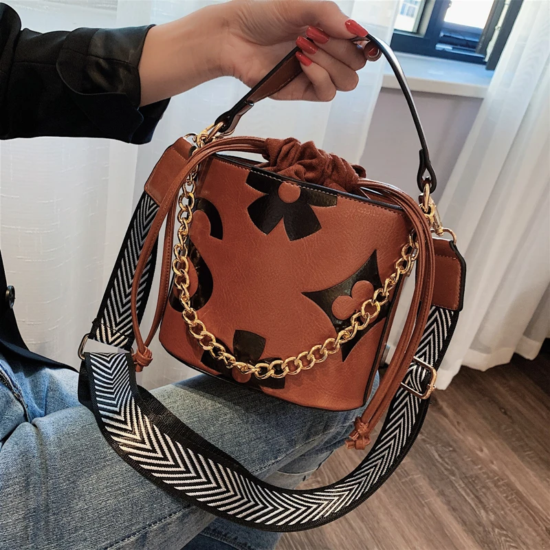 

Luxury Bucket Bags Wide Shoulder Strap Messenger Bag Famous Designer Printing Handbags Drawstring Bag Louie Vuiton Women Bag