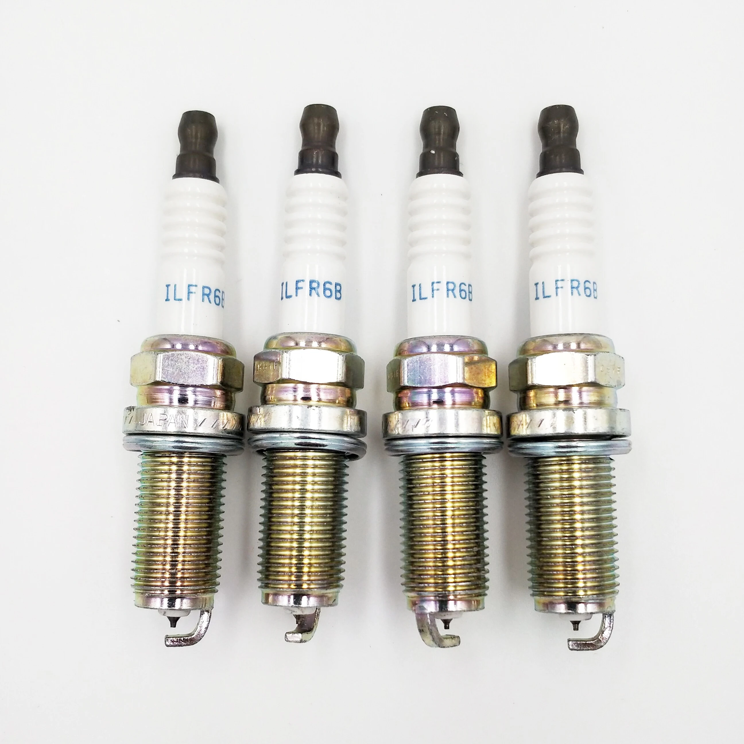 

4pcs/Lot Iridium Spark Plug ILFR6B 6481 ILFR6B-6481 For 08-11 Land Rover LR2 3.2L Subaru Saab