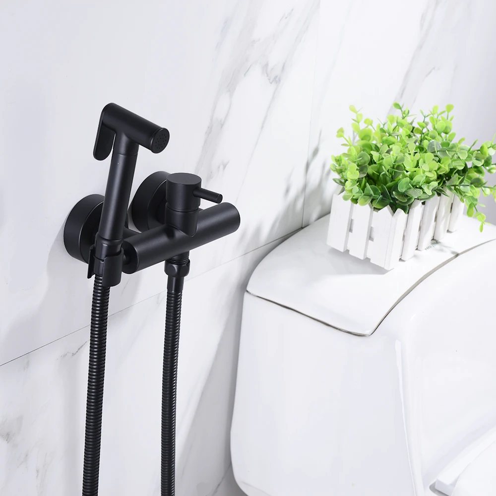 Матовый черный латунный ручной распылитель для биде и душа с круглым смесителем