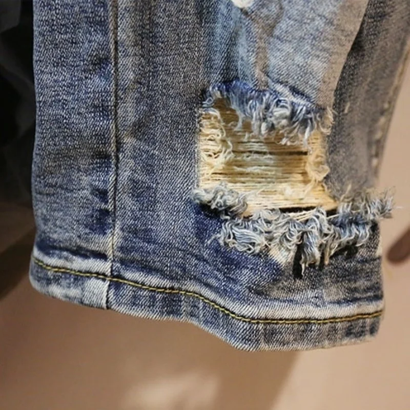 Рисунок 5 - Прямые летние брюки до колен