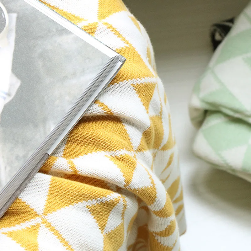 

Inception Knitted Blanket Cotton Knitted Blanket Geometric Pattern Knitted Blanket