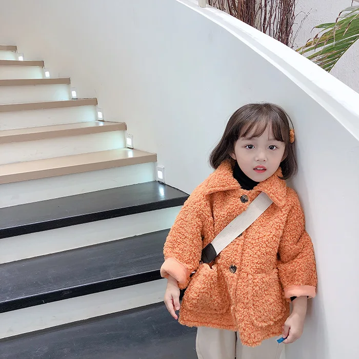 Куртки для маленьких девочек 2, 3, 4, 5, 6 лет корейские модные пальто из овечьей шерсти для девочек, детская одежда для малышей Милая зимняя верхняя одежда для девочек