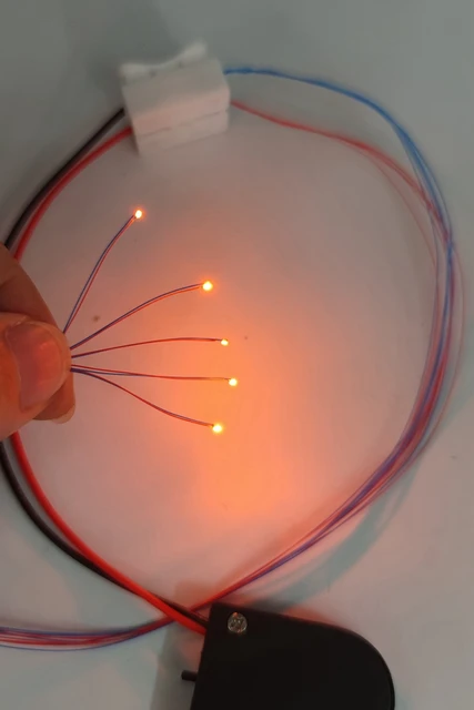 5pcs Pre-wired #0402 Smd Leds,with free Cr2032 3V button battery box,30cm Connection Wires hobby Model Kit for Gundam Lighting 0402Orange