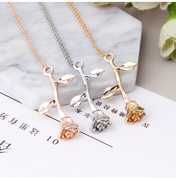 

Women's Necklace 2020 New Zinc Alloy Solid Cutout Rose Pendant Necklace Fashion Sweater Chain Ms. Fashion Jewelry Hot Sale