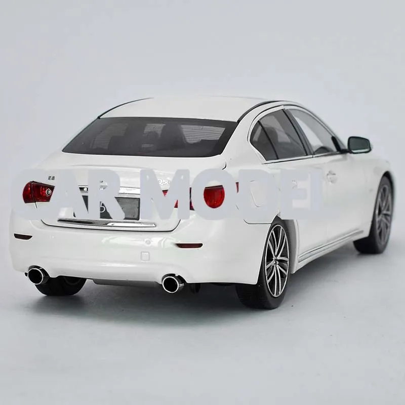 1:18 Масштаб сплава игрушечные транспортные средства INFINITI Q50L автомобиль модель детских игрушечных автомобилей оригинальные аутентичные Детские игрушки