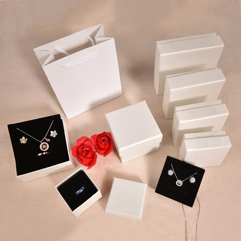 

Fashion Colorful Blype White Crystal Box Customizable Top Grade Gift Box General Packaging Gift Box
